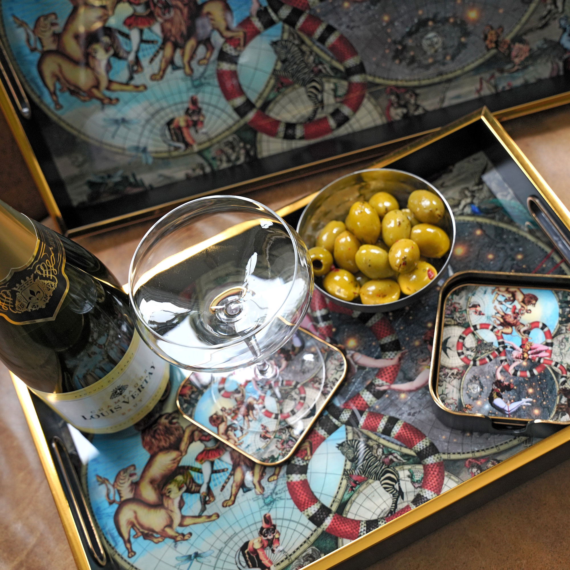 FMM3 Myrtle and Mary Le Cirque Du Monde Rectangular Trays on Display - Close Up